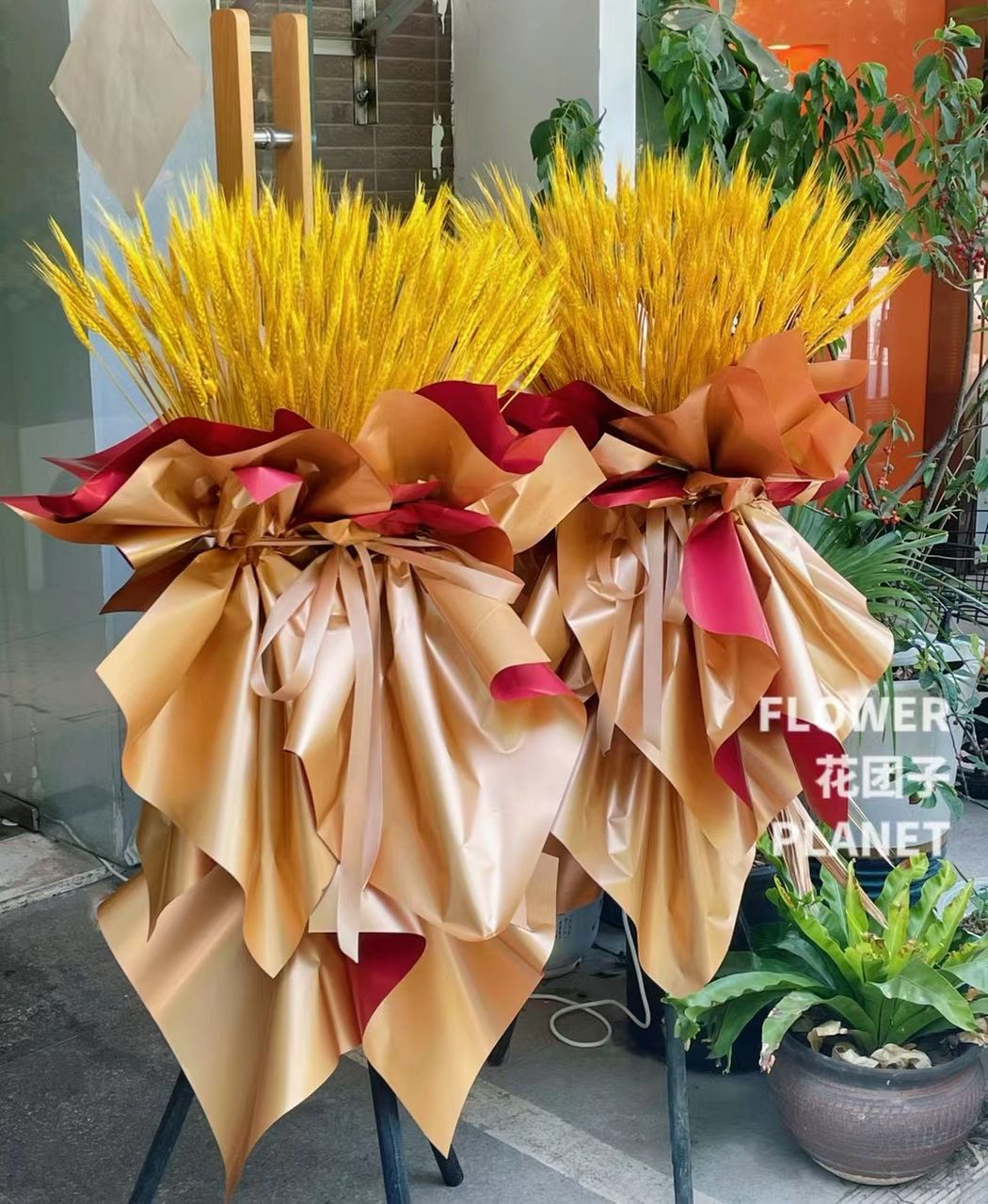 'Super sell' Great opening flowerstand