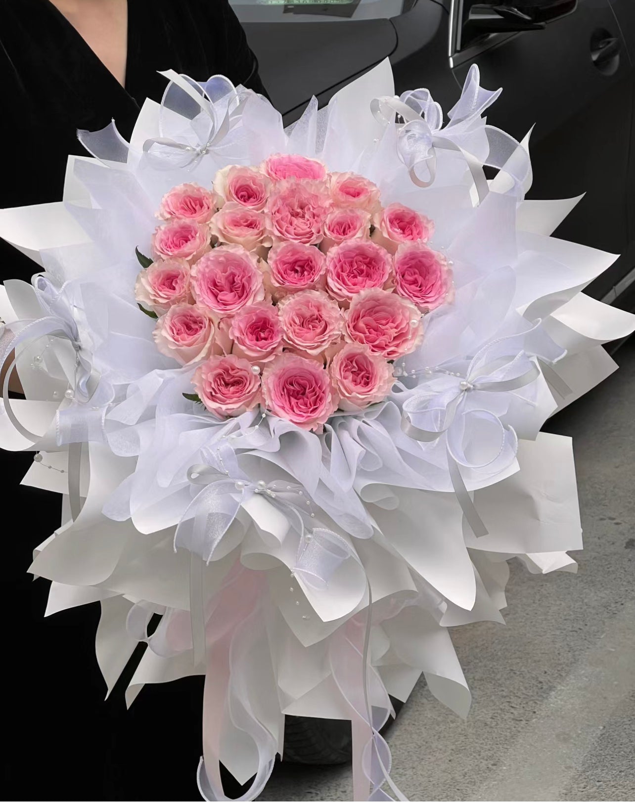 19 Stalks Rose Bouquet ( Round )