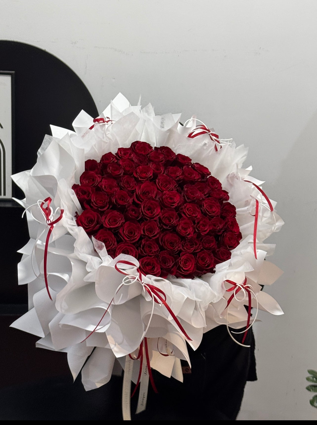 52 Stalks Roses Bouquet（Round Shape)