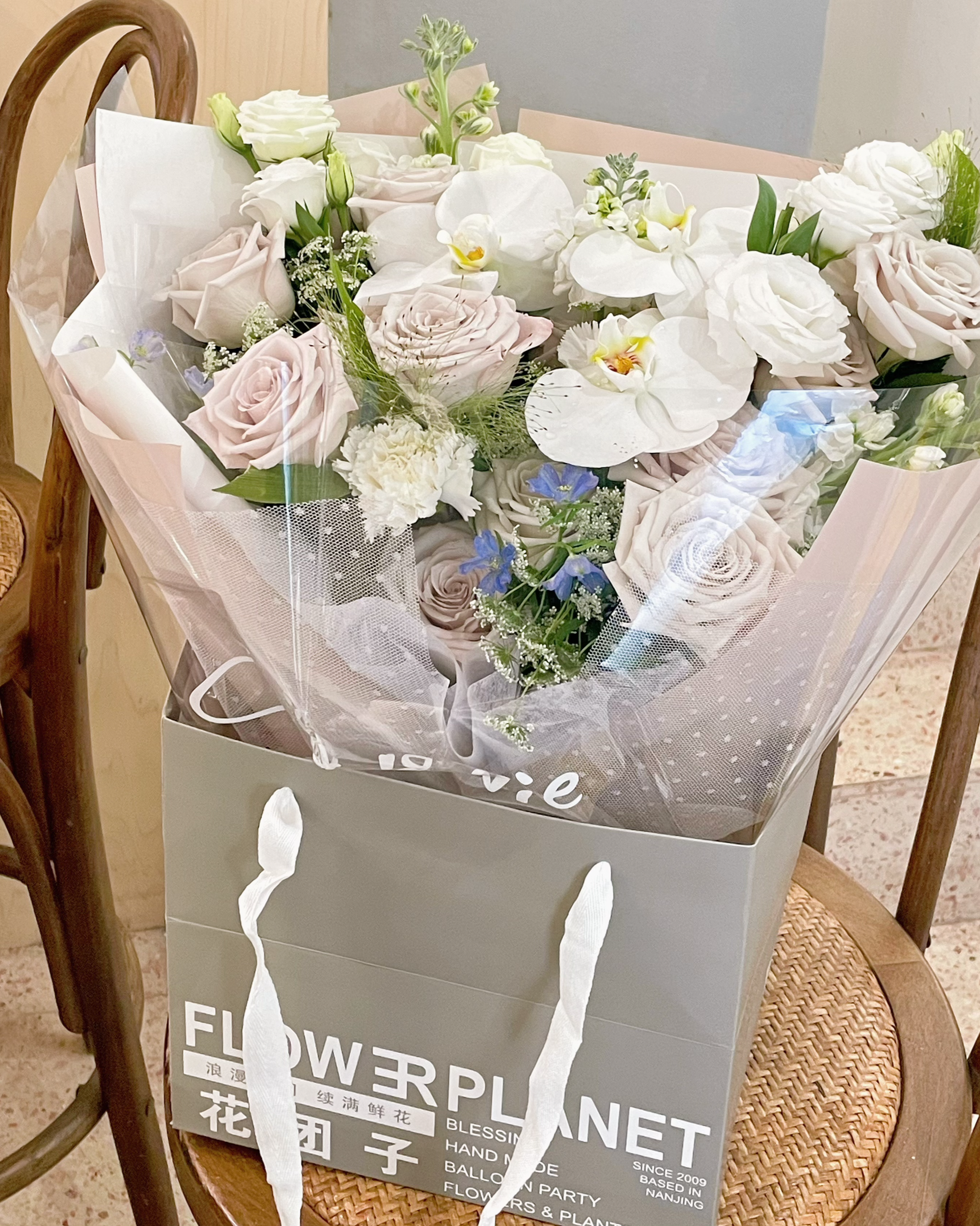 Manta Roses&White ORchid（L Size）