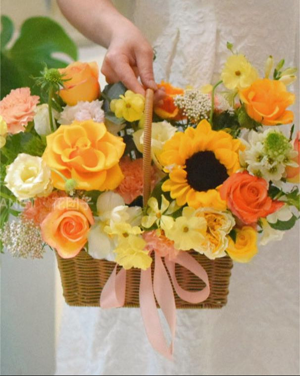 Orange Color Theme Bouquet（M Size）